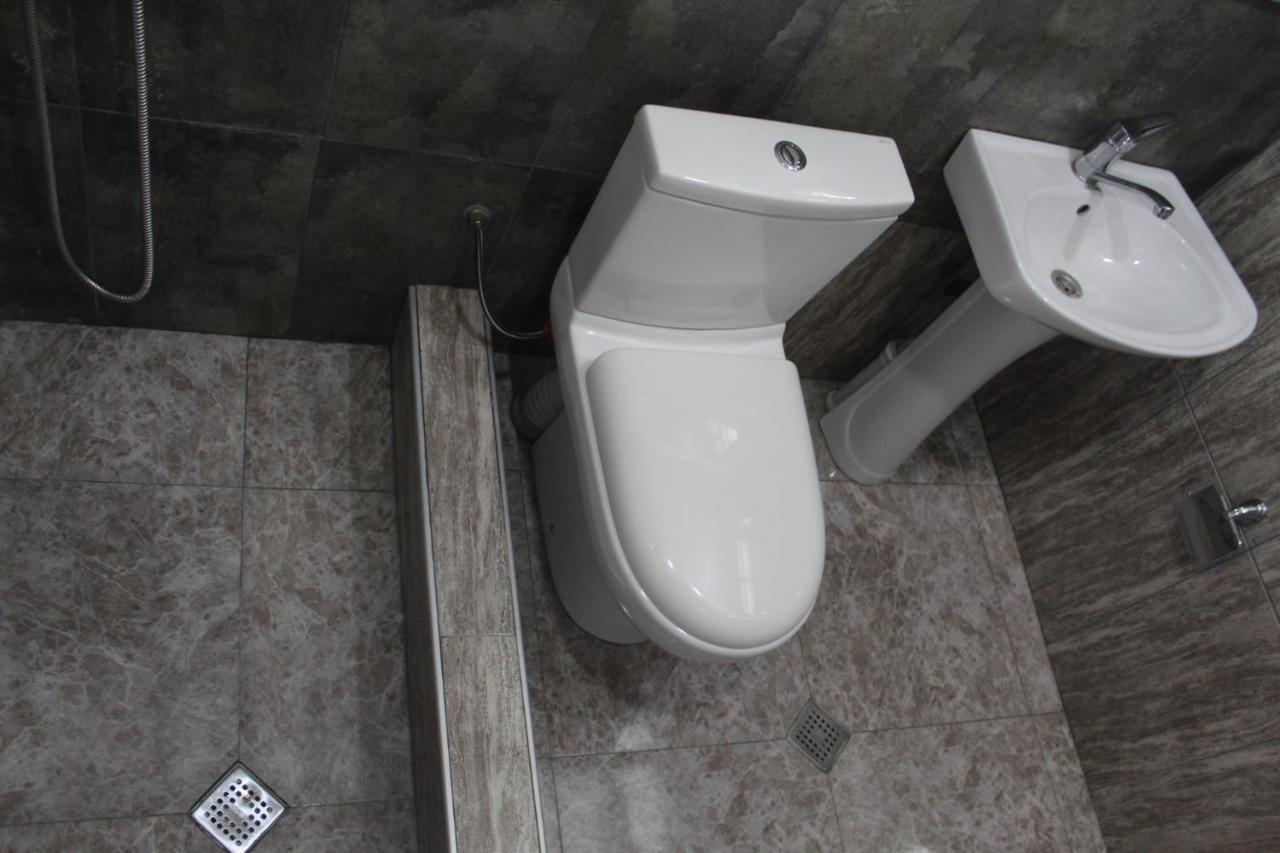 Mariana'S Guest House Mestia Bagian luar foto