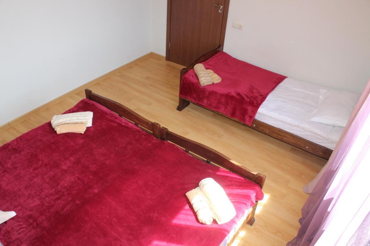 Mariana'S Guest House Mestia Bagian luar foto