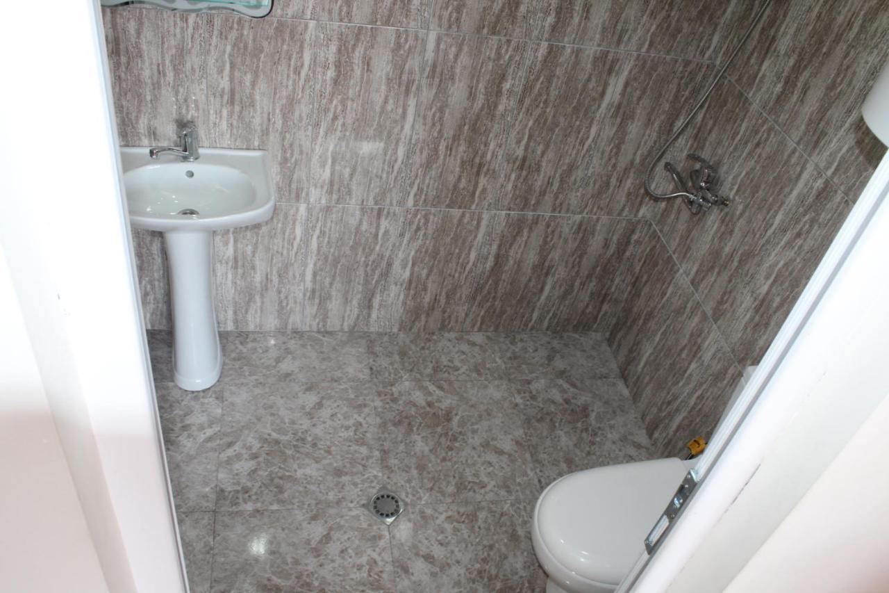 Mariana'S Guest House Mestia Bagian luar foto
