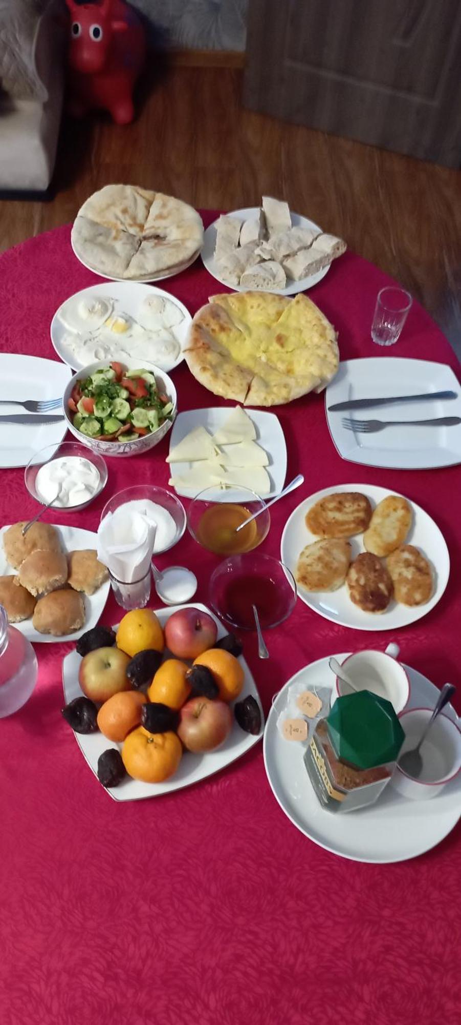 Mariana'S Guest House Mestia Bagian luar foto