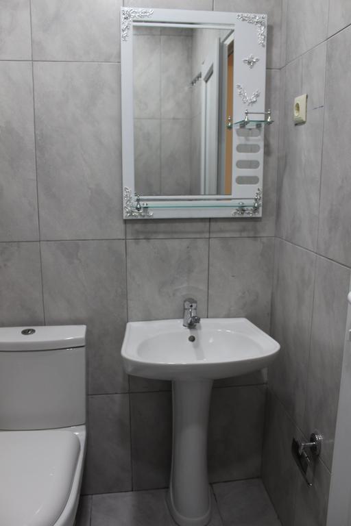 Mariana'S Guest House Mestia Bagian luar foto