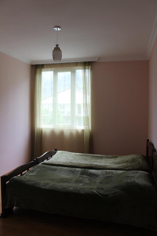 Mariana'S Guest House Mestia Bagian luar foto