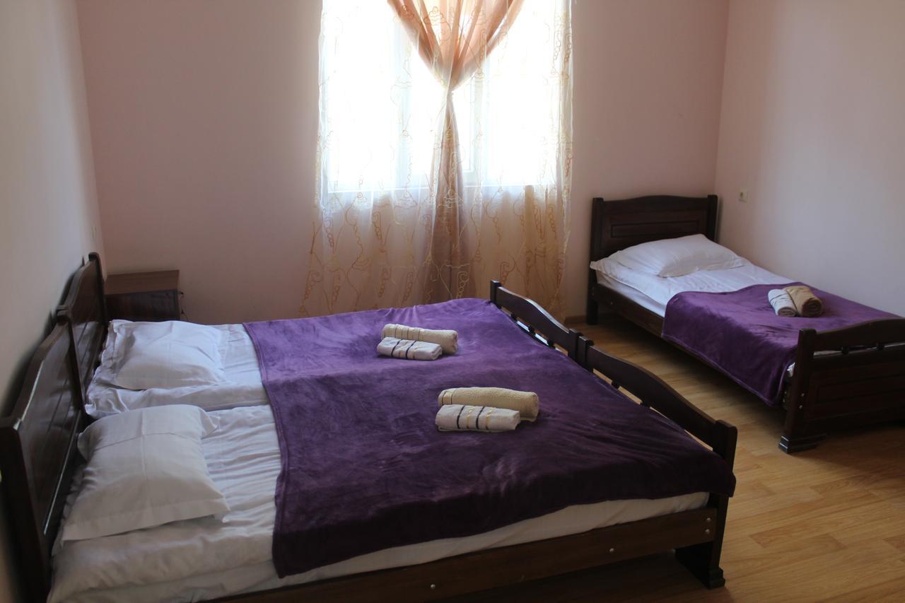 Mariana'S Guest House Mestia Bagian luar foto