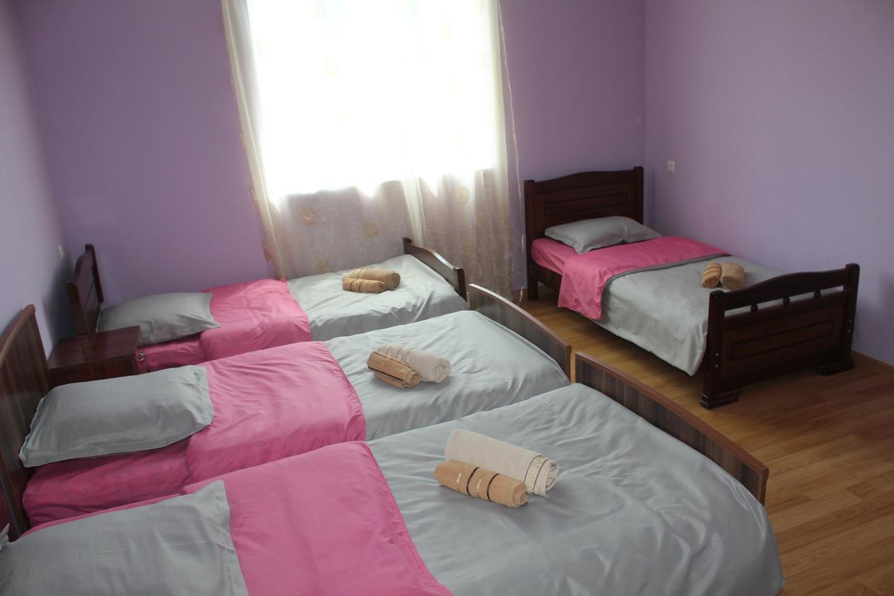Mariana'S Guest House Mestia Bagian luar foto