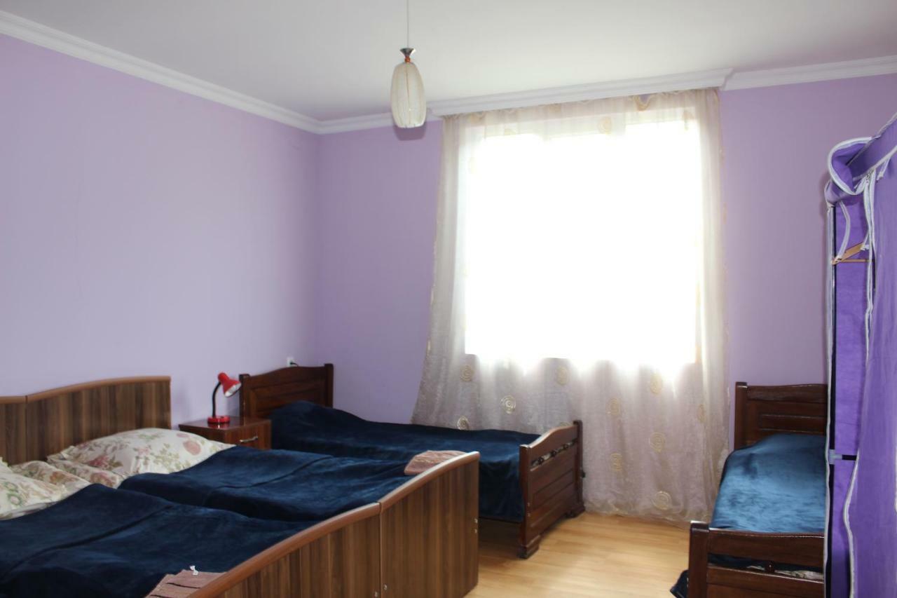 Mariana'S Guest House Mestia Bagian luar foto