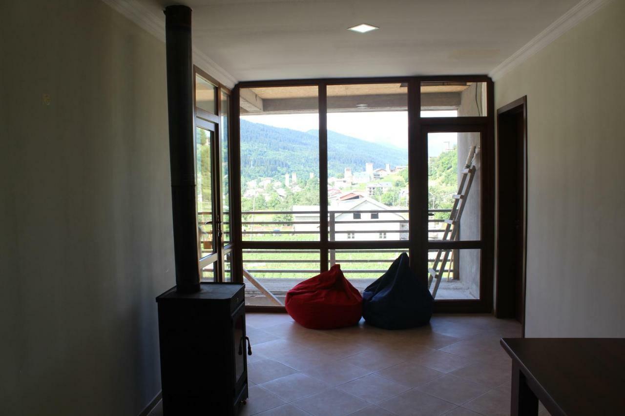 Mariana'S Guest House Mestia Bagian luar foto