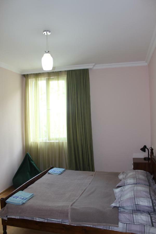 Mariana'S Guest House Mestia Bagian luar foto